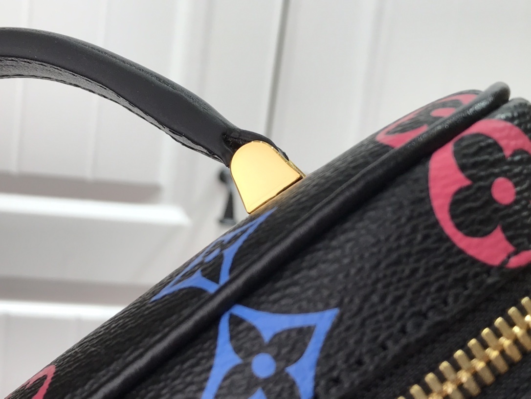 LV GAME ON VANITY PM M57482