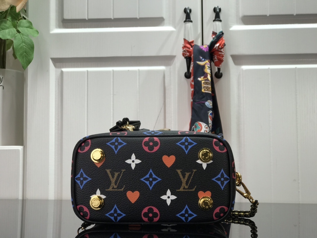 LV GAME ON VANITY PM M57482