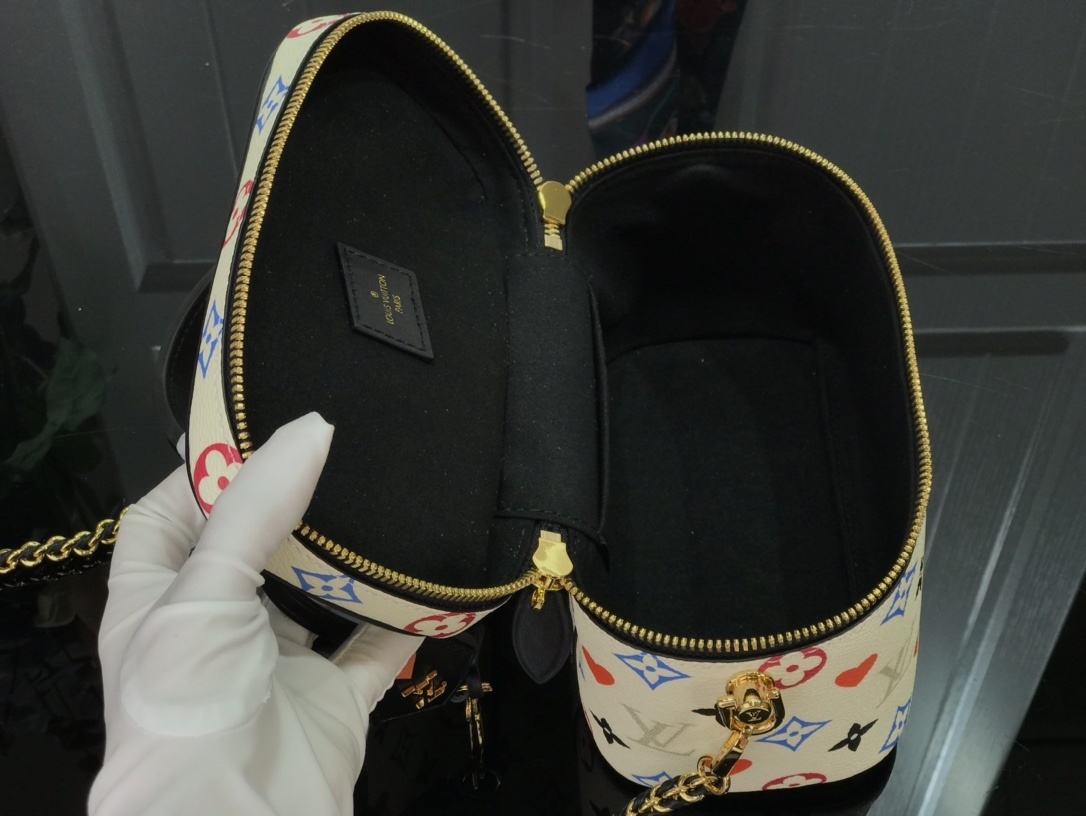 LV GAME ON VANITY PM M57482