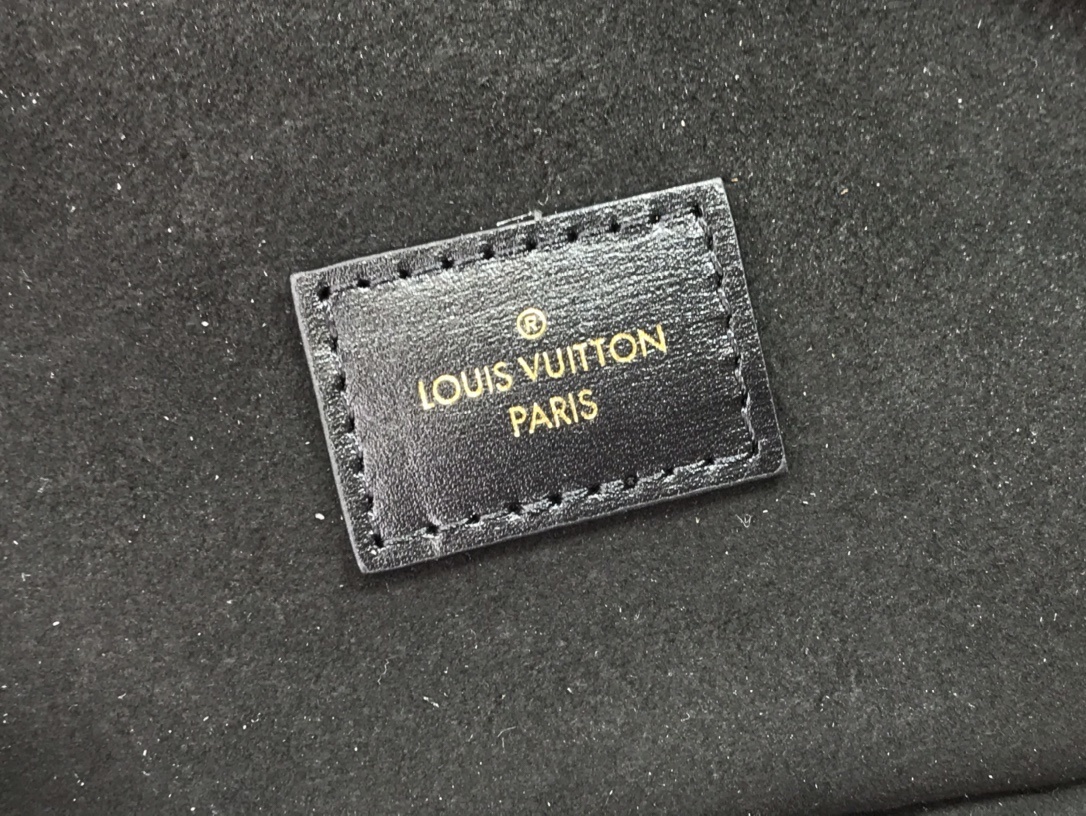 LV GAME ON VANITY PM M57482