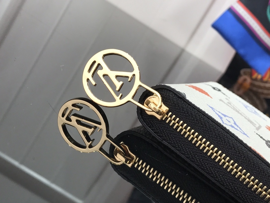 LV GAME ON ZIPPY COIN PURSE M80305