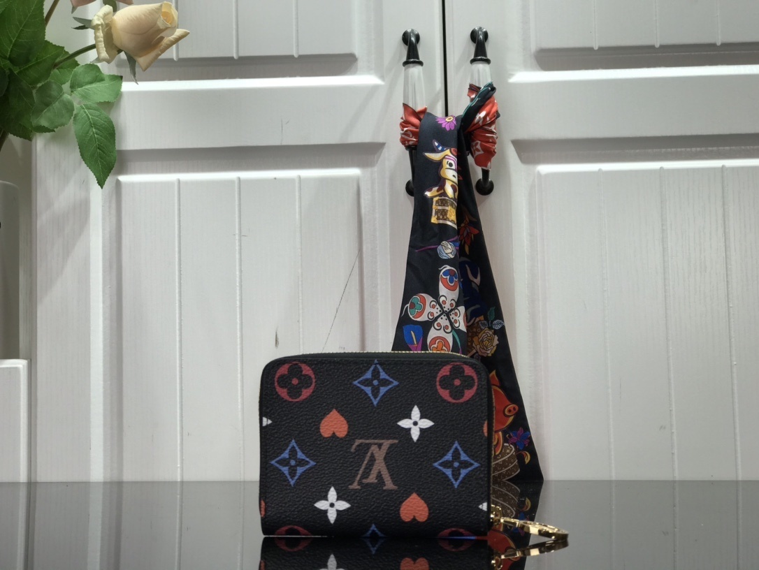 LV GAME ON ZIPPY COIN PURSE M80305