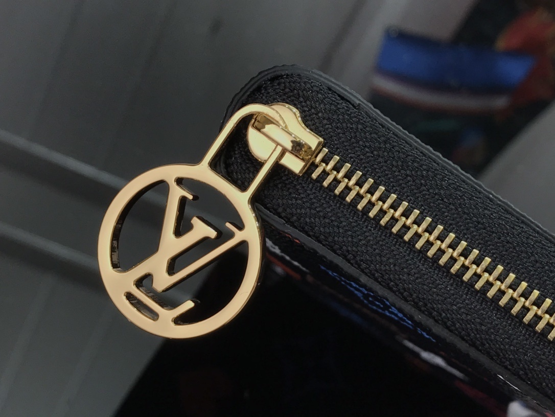 LV GAME ON ZIPPY COIN PURSE M80305