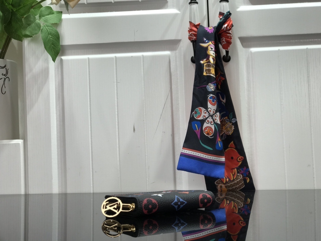 LV GAME ON ZIPPY COIN PURSE M80305