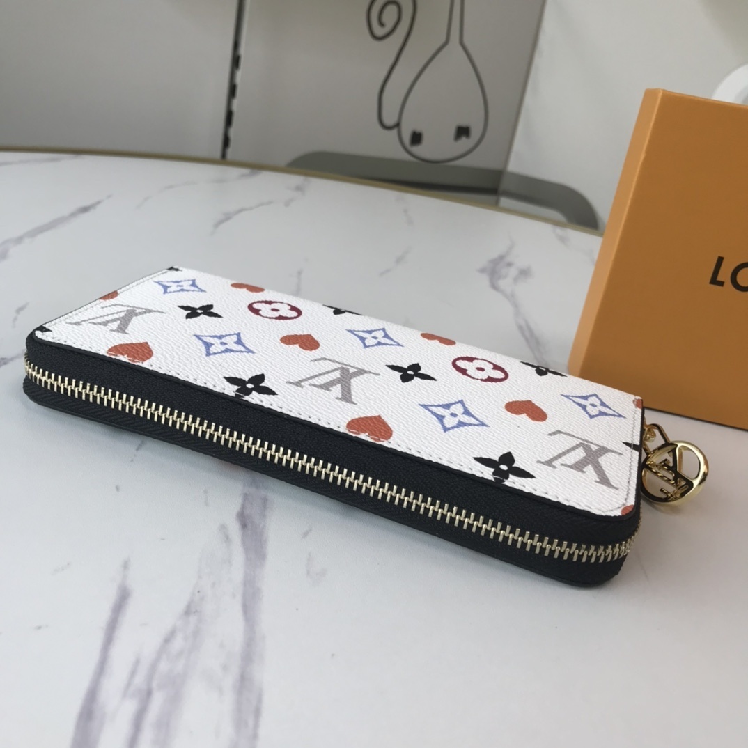 LV GAME ON ZIPPY wallet M80323