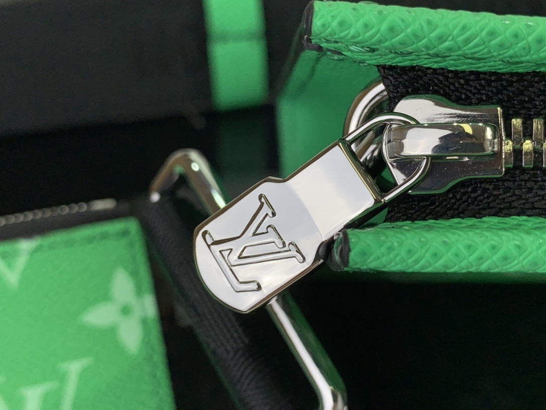 LV Gaston Wearable wallet M83099 