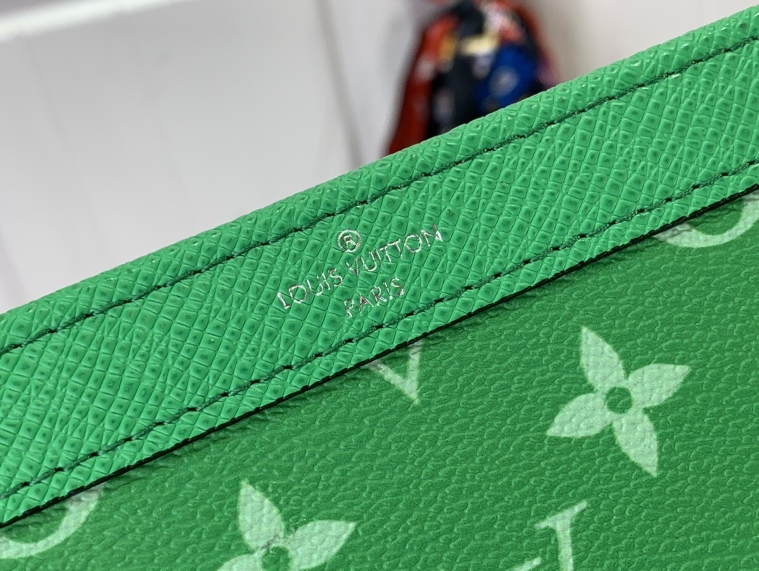 LV Gaston Wearable wallet M83099 