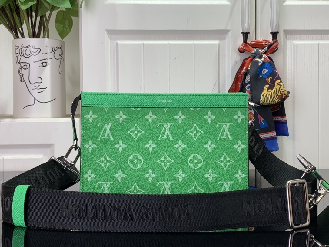 LV Gaston Wearable wallet M83099 