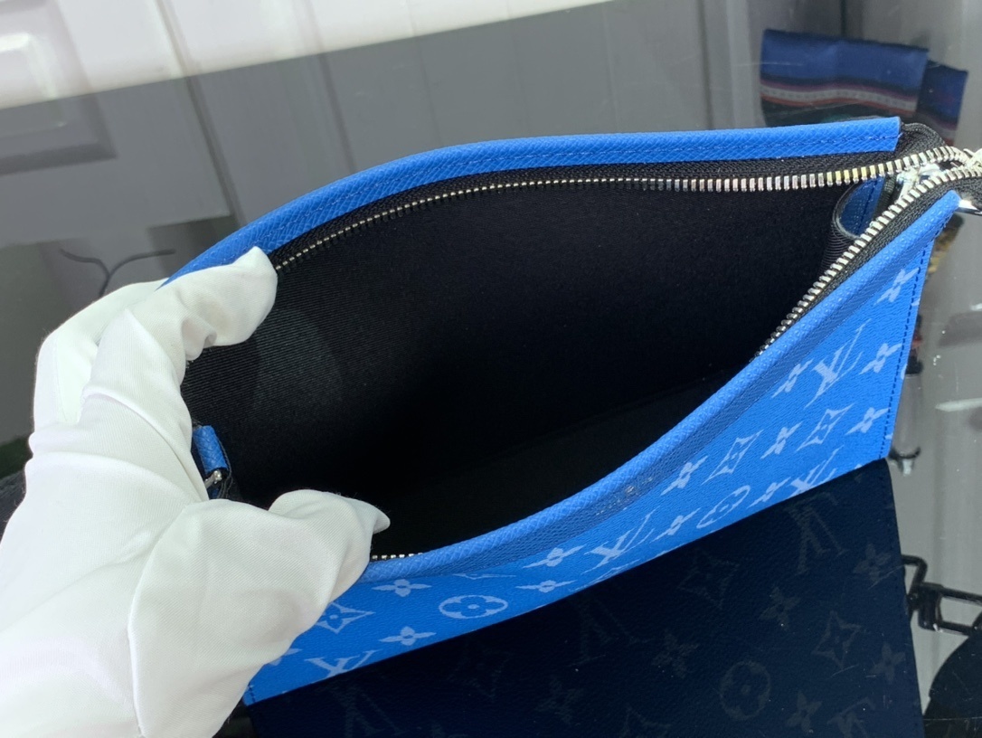 LV Gaston Wearable wallet M83099 