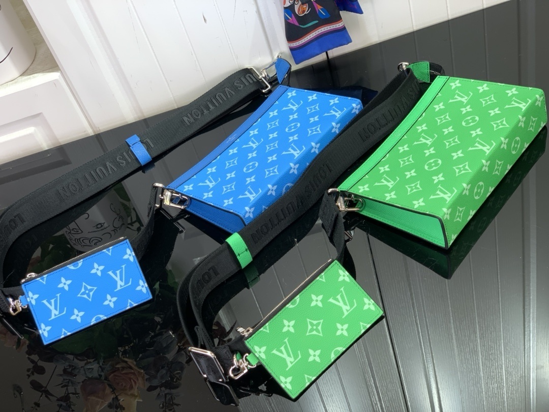 LV Gaston Wearable wallet M83099 