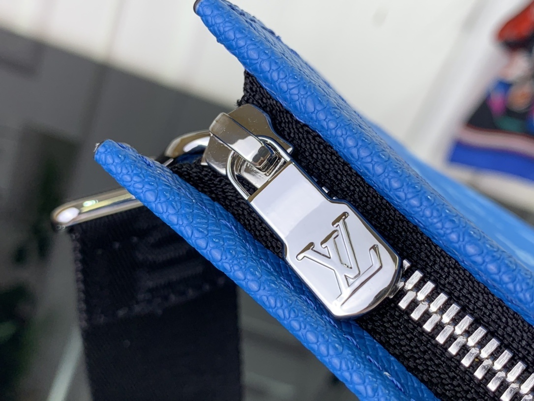 LV Gaston Wearable wallet M83099 