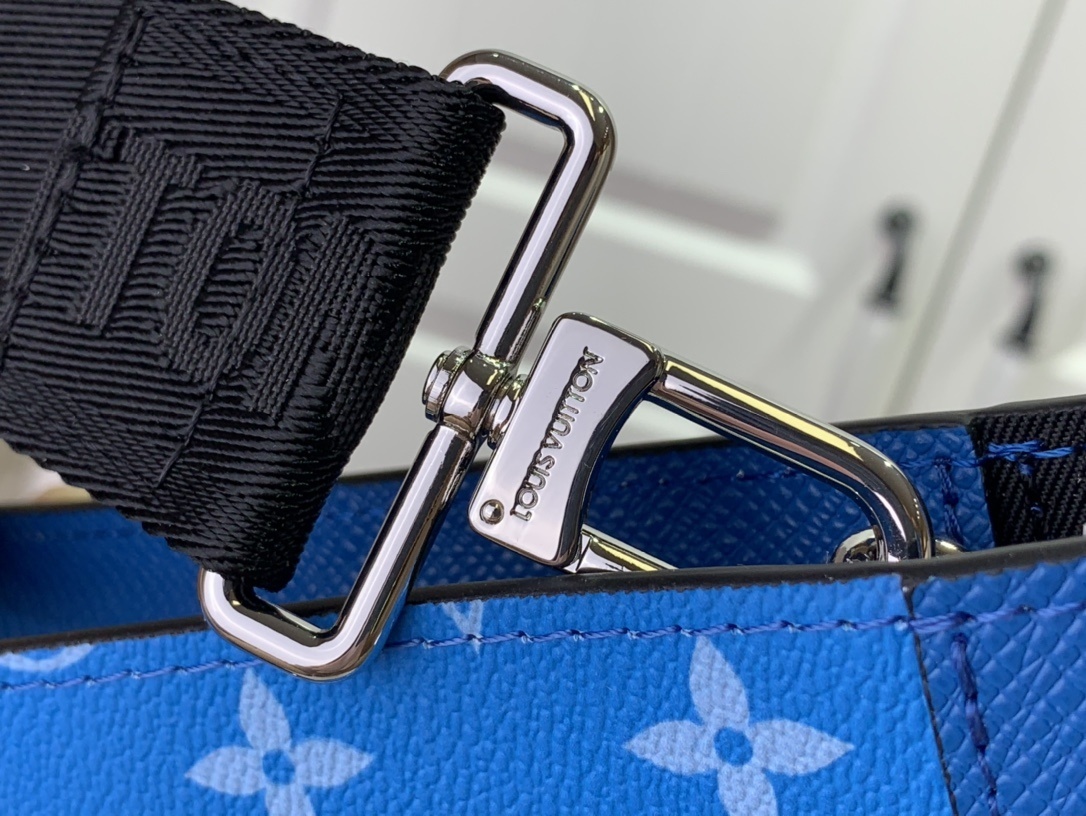 LV Gaston Wearable wallet M83099 