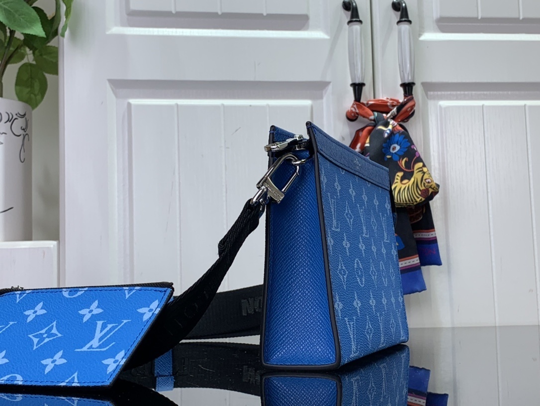 LV Gaston Wearable wallet M83099 