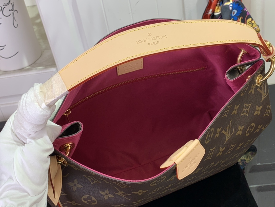 LV GRACEFUL m43700