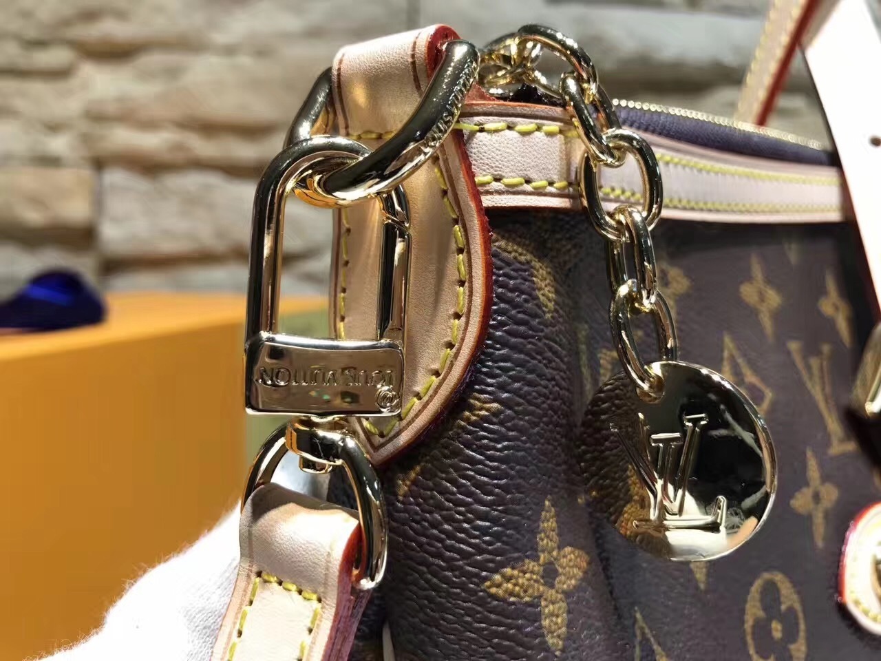 LV Hand bag M40146