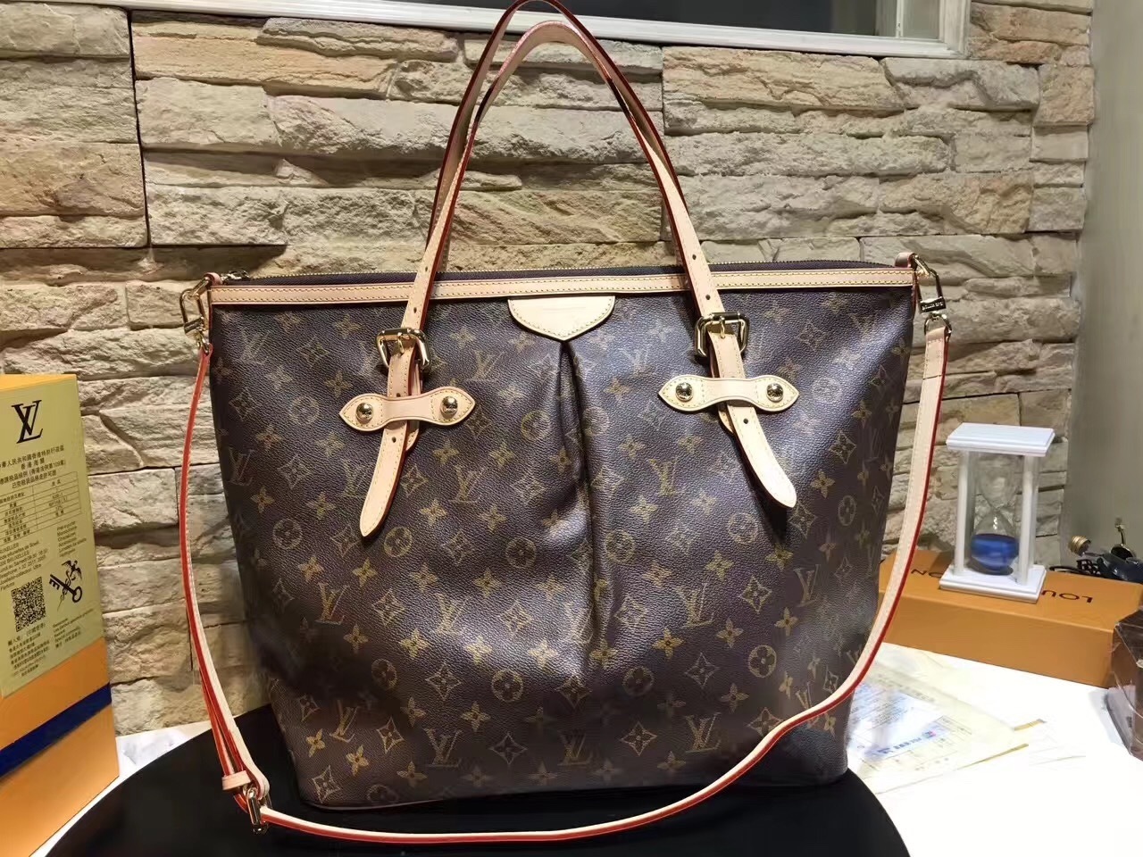 LV Hand bag M40146