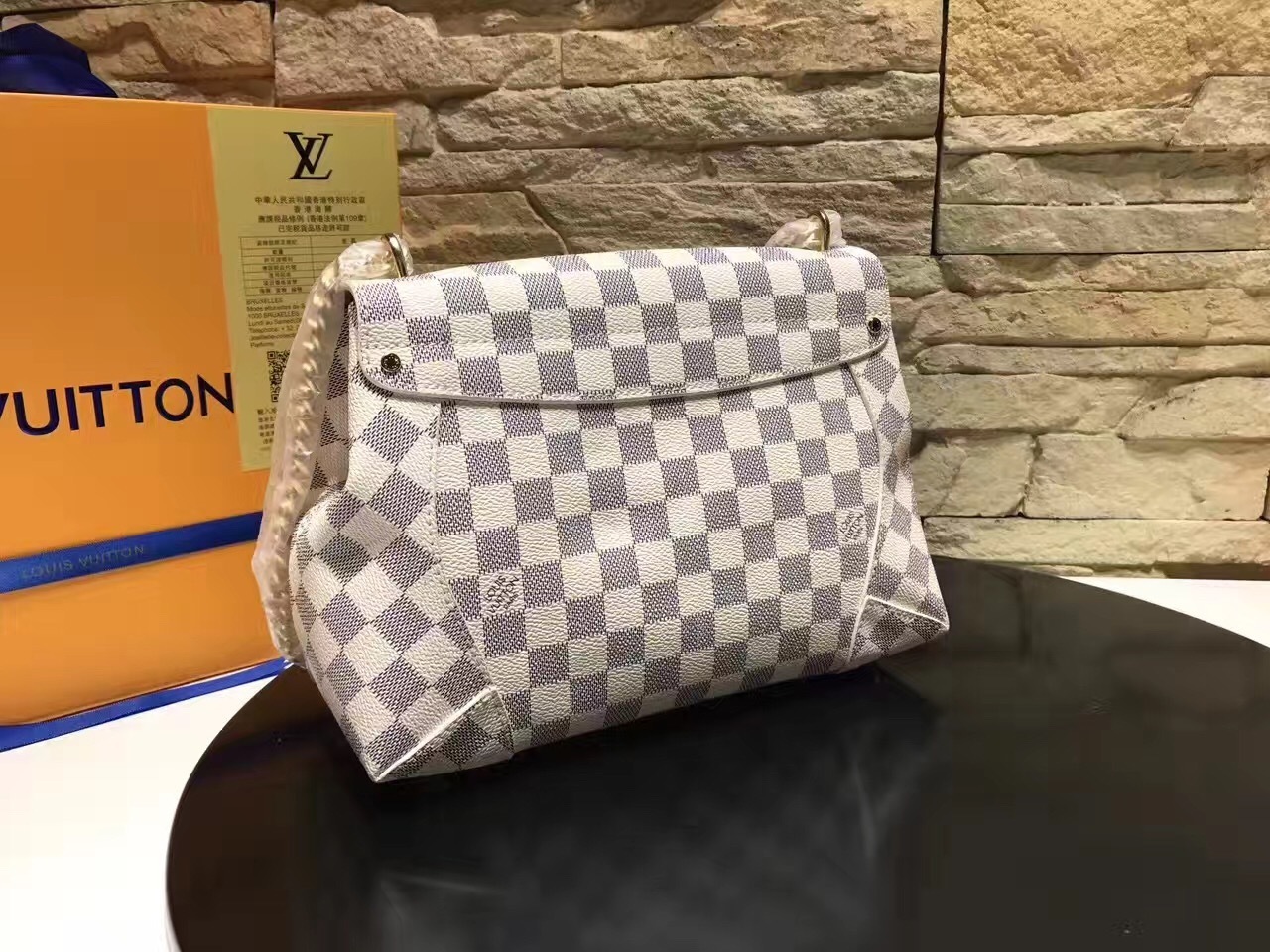 LV Hand bag M41596