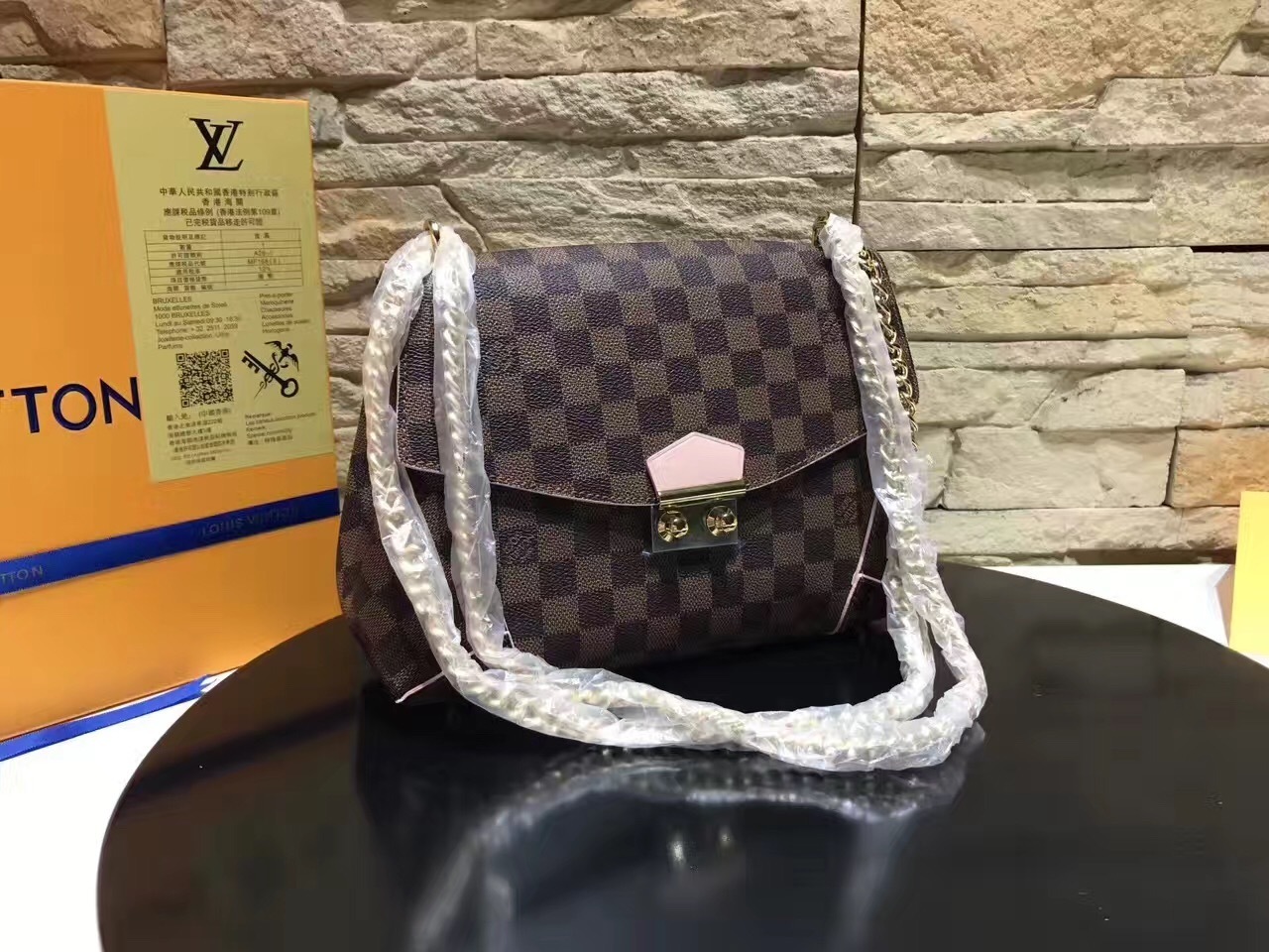 LV Hand bag M41596