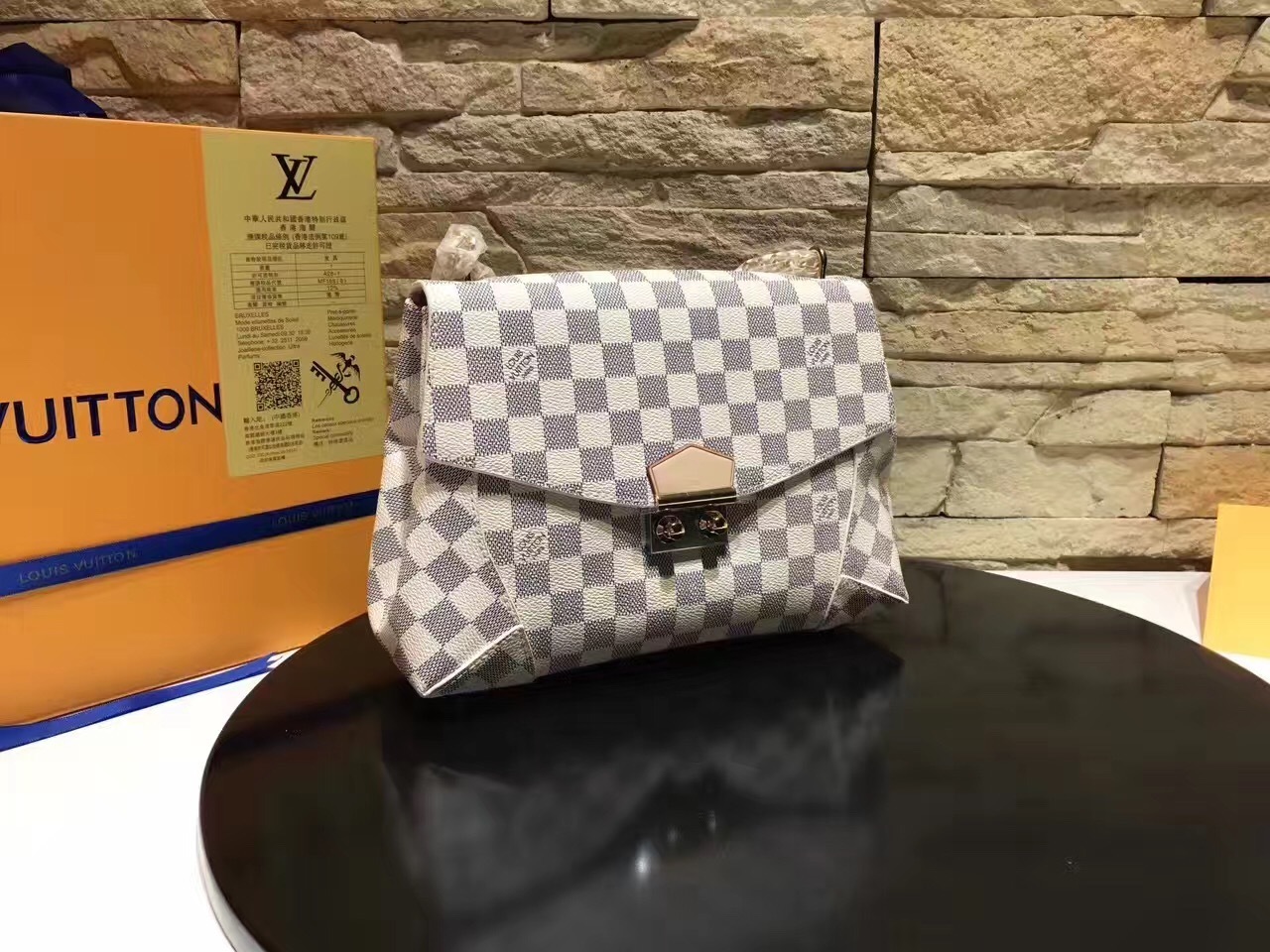 LV Hand bag M41596