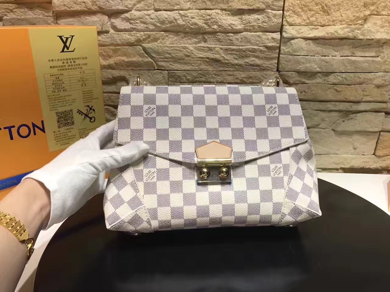 LV Hand bag M41596