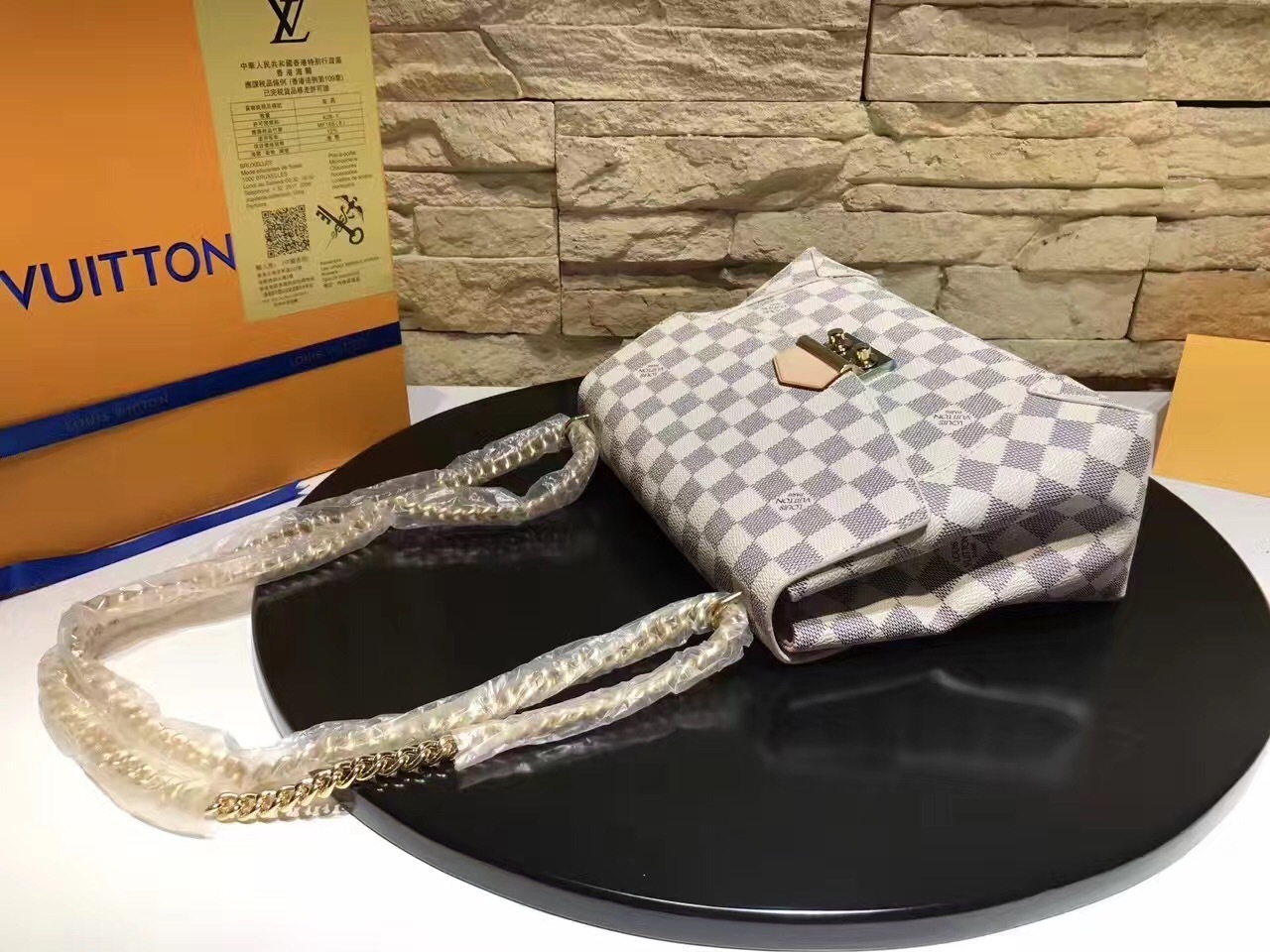 LV Hand bag M41596