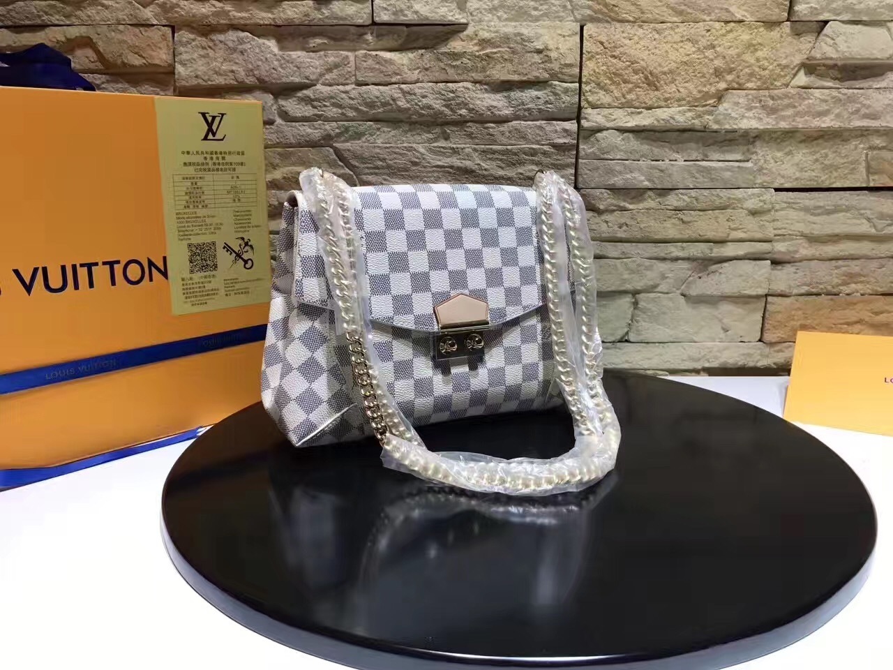 LV Hand bag M41596