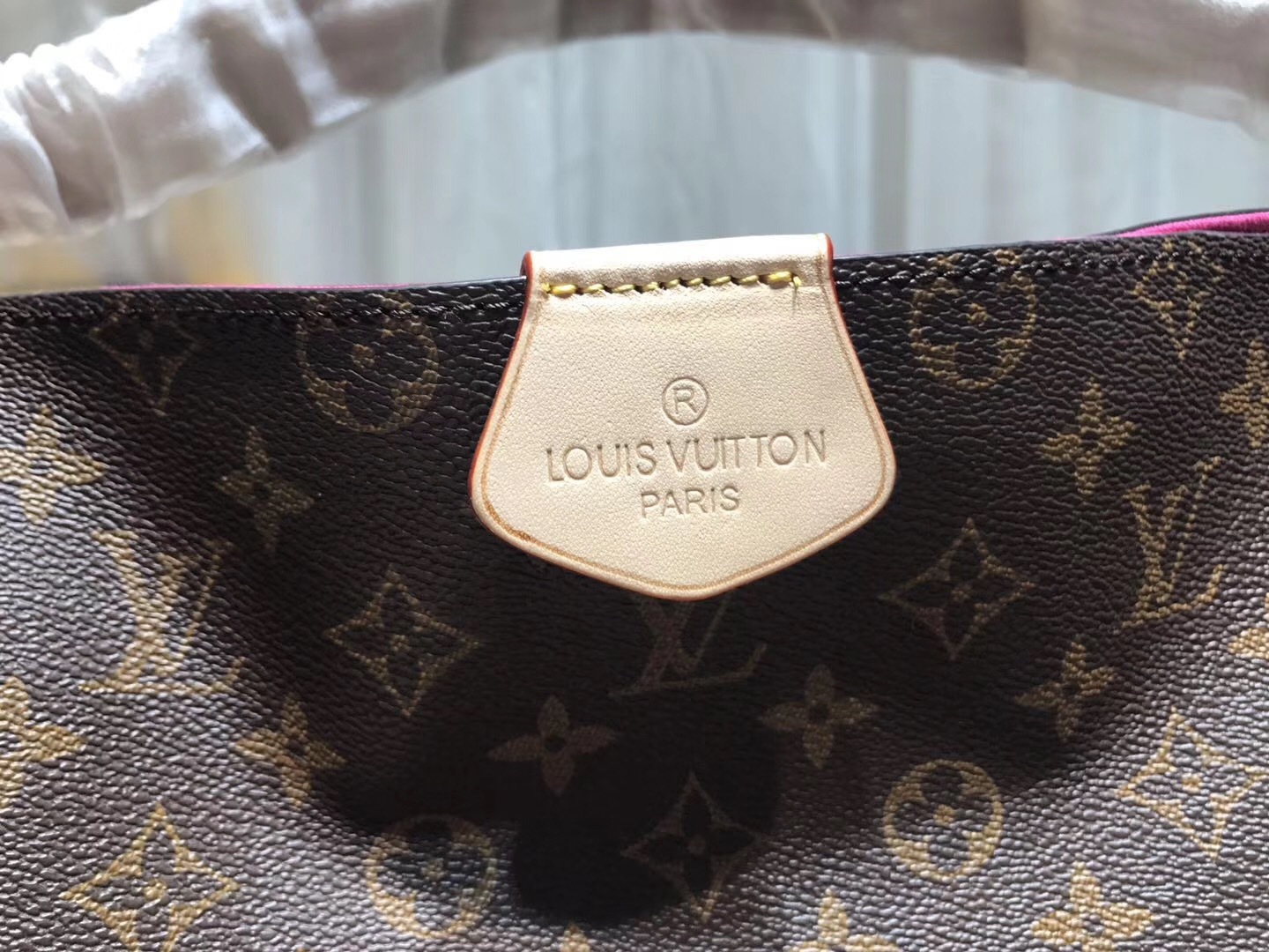 LV Hand bag M43703