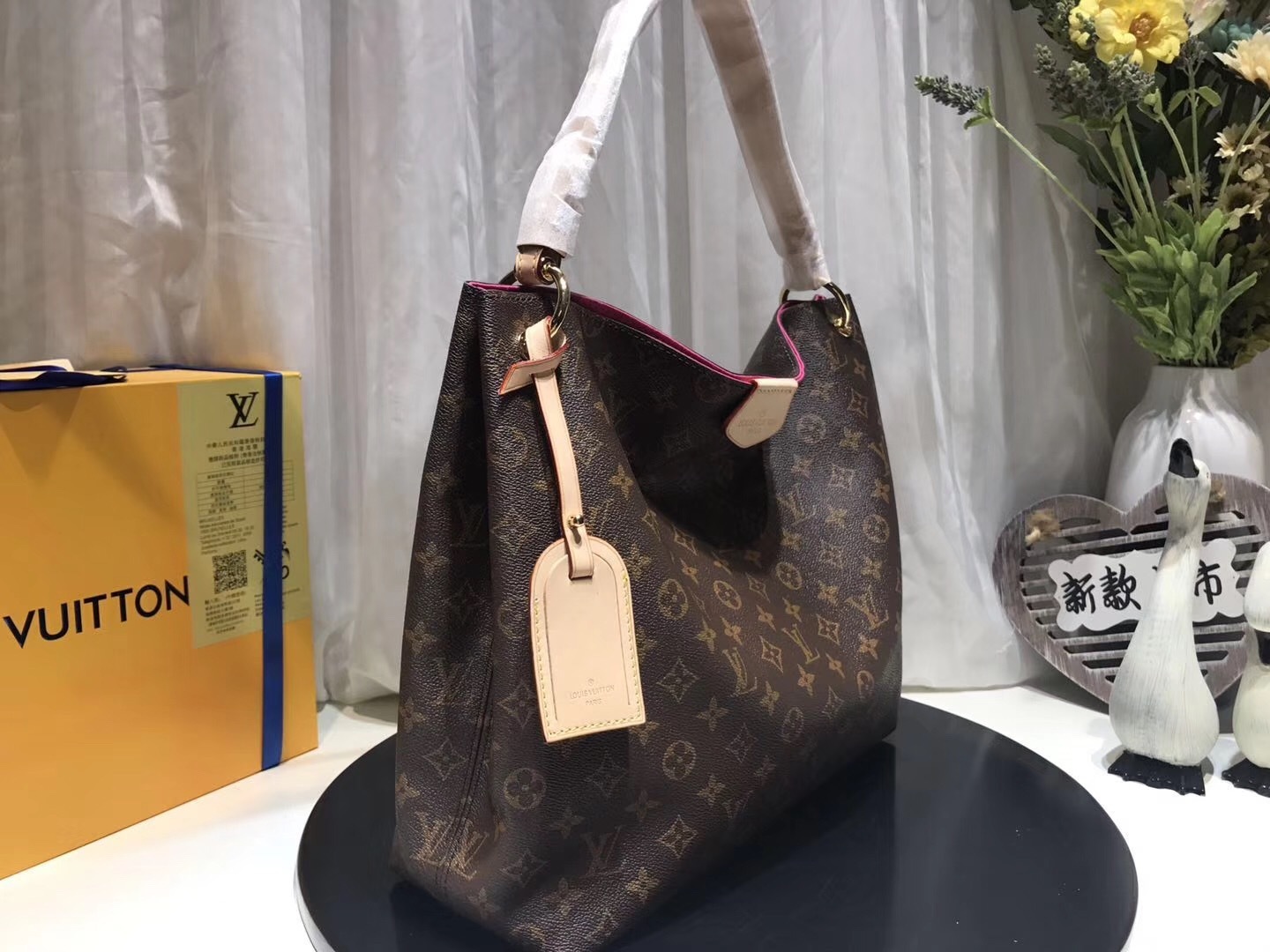 LV Hand bag M43703
