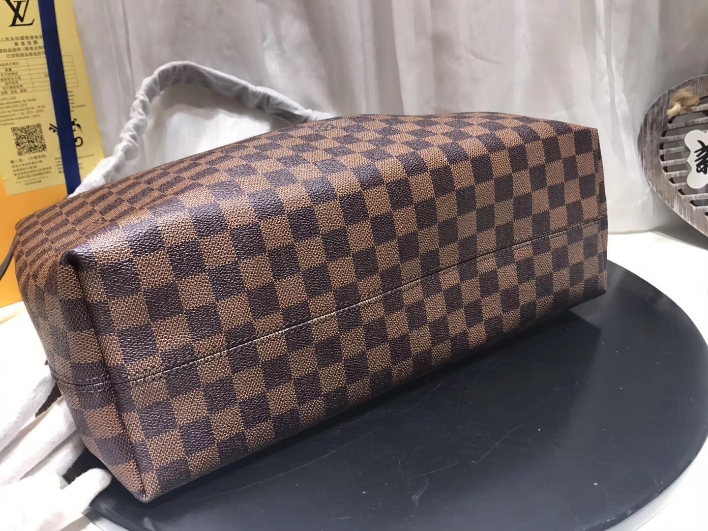 LV Hand bag M43703