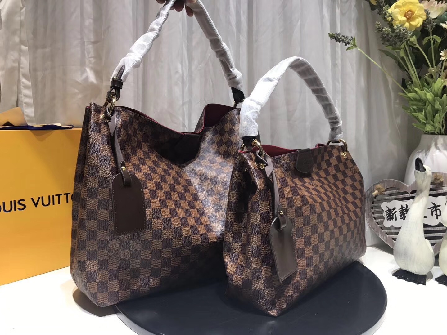 LV Hand bag M43703