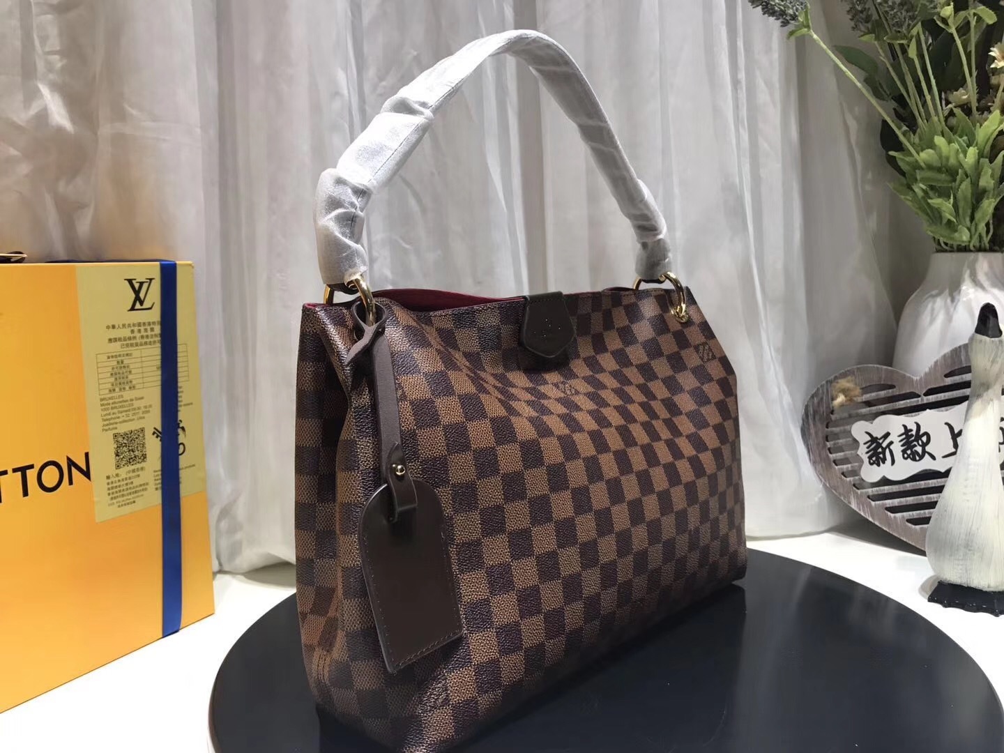 LV Hand bag M43703