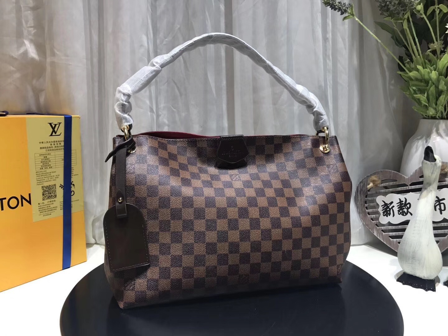 LV Hand bag M43703