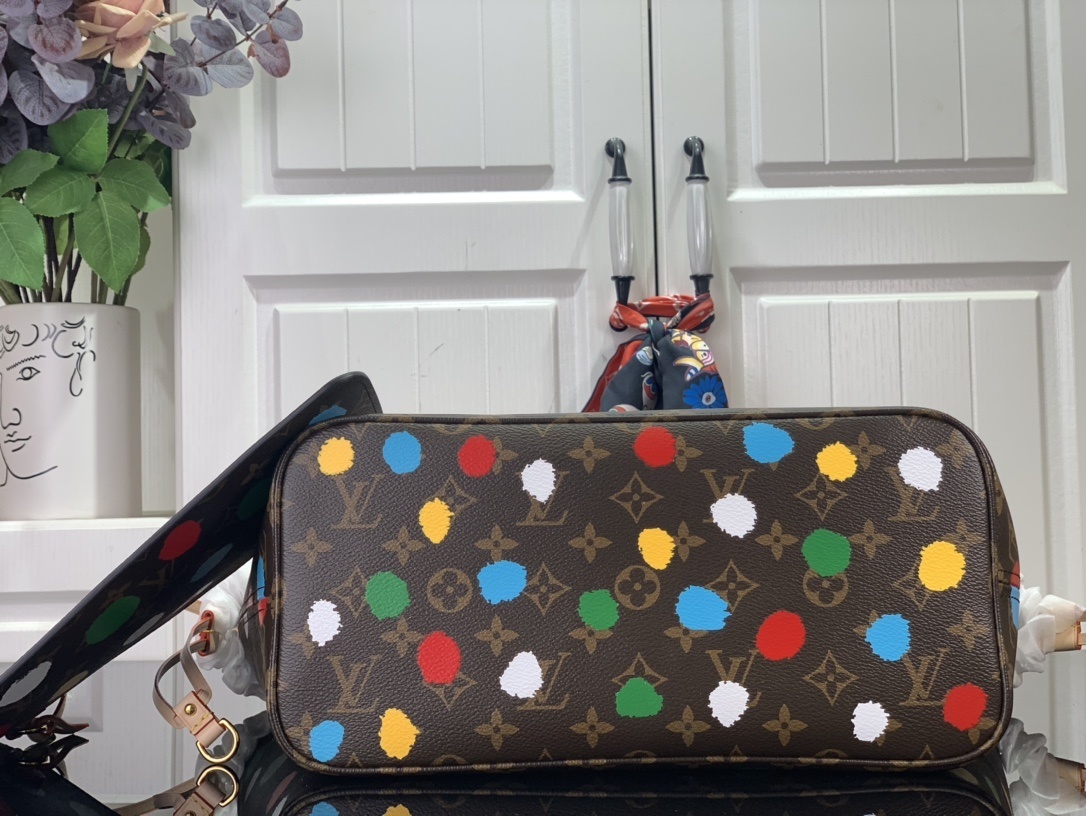 LV Handbag 46381F 