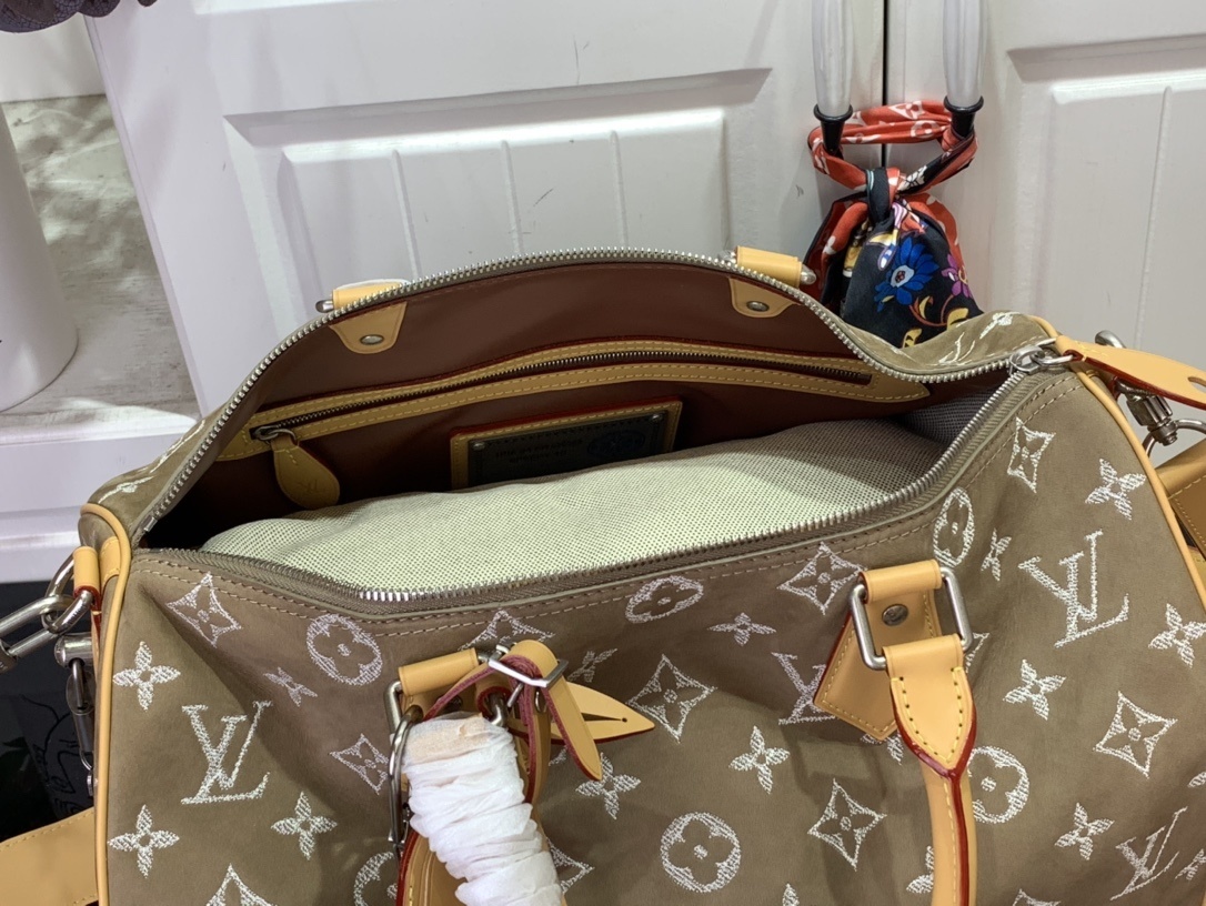 LV Handbag M11569