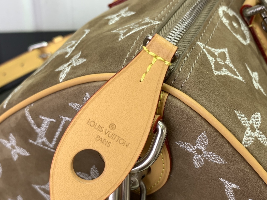 LV Handbag M11569
