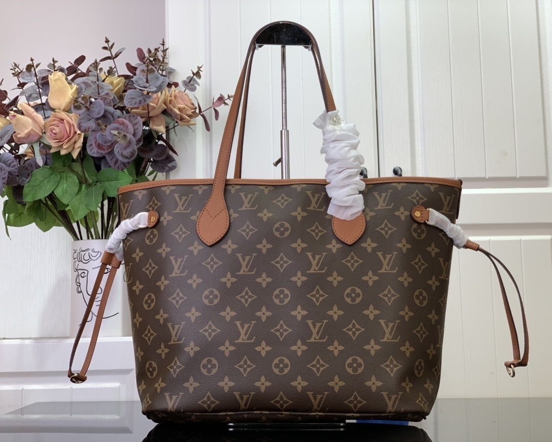 LV Handbag m12061 