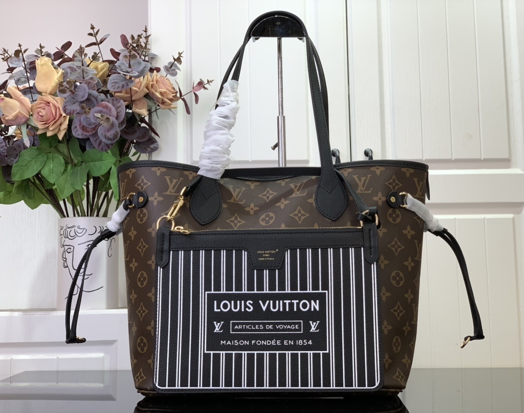 LV Handbag m12061 