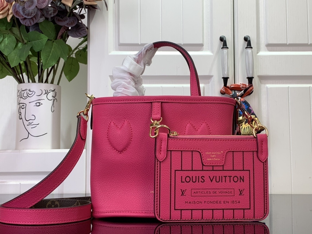 LV Handbag m12099