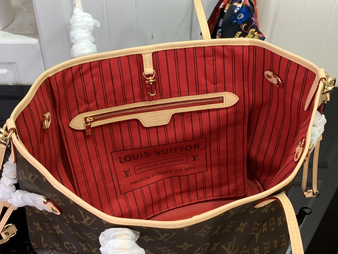 LV Handbag M12257