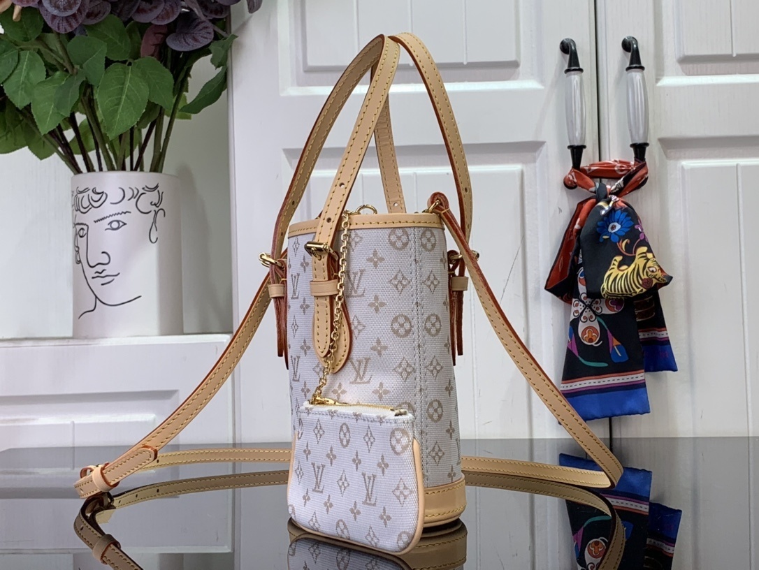 LV Handbag M12317