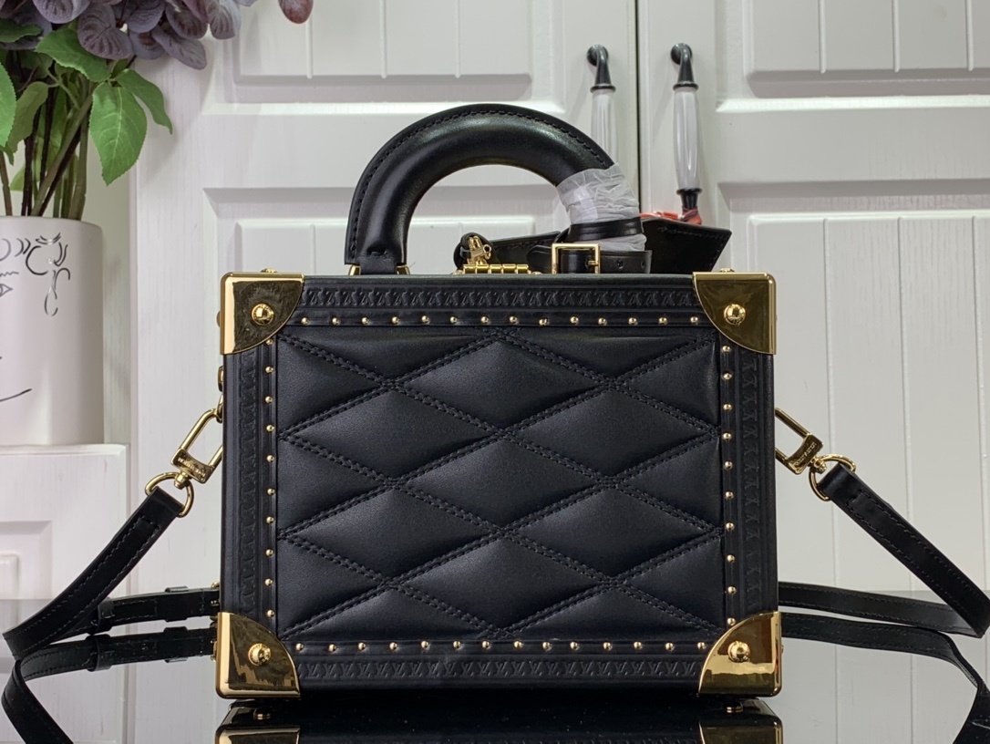 LV Handbag M20469