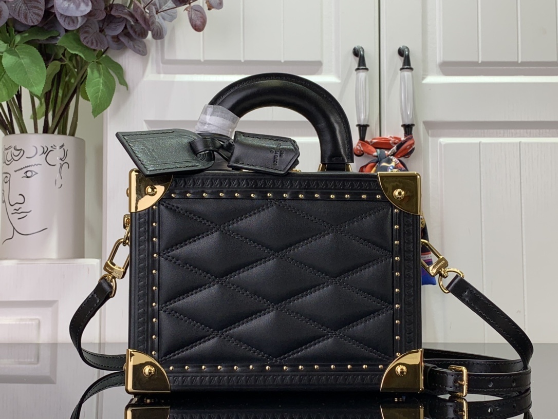 LV Handbag M20469
