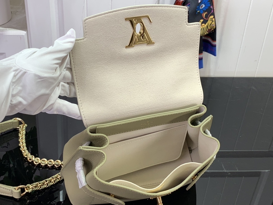 LV Handbag M20997