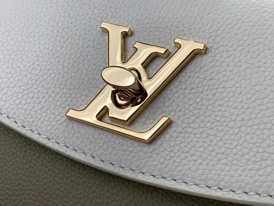 LV Handbag M20997