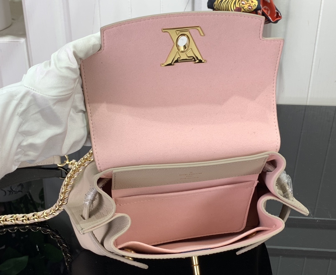 LV Handbag M21088