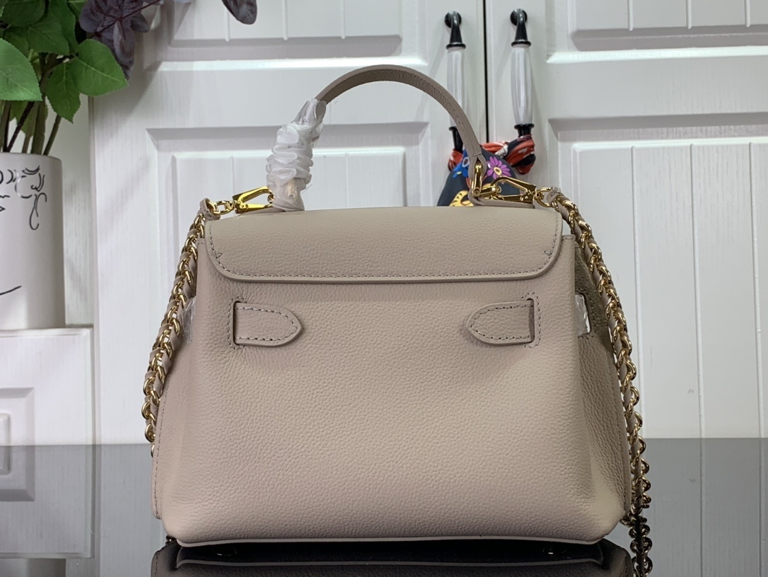 LV Handbag M21088