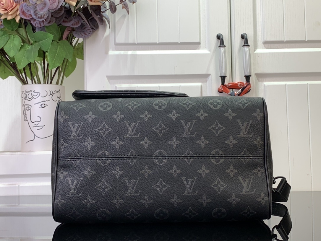 LV Handbag M21108