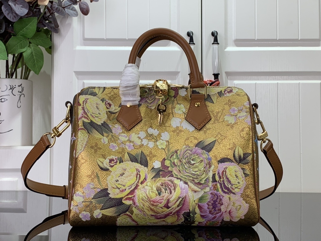 LV Handbag M21317 