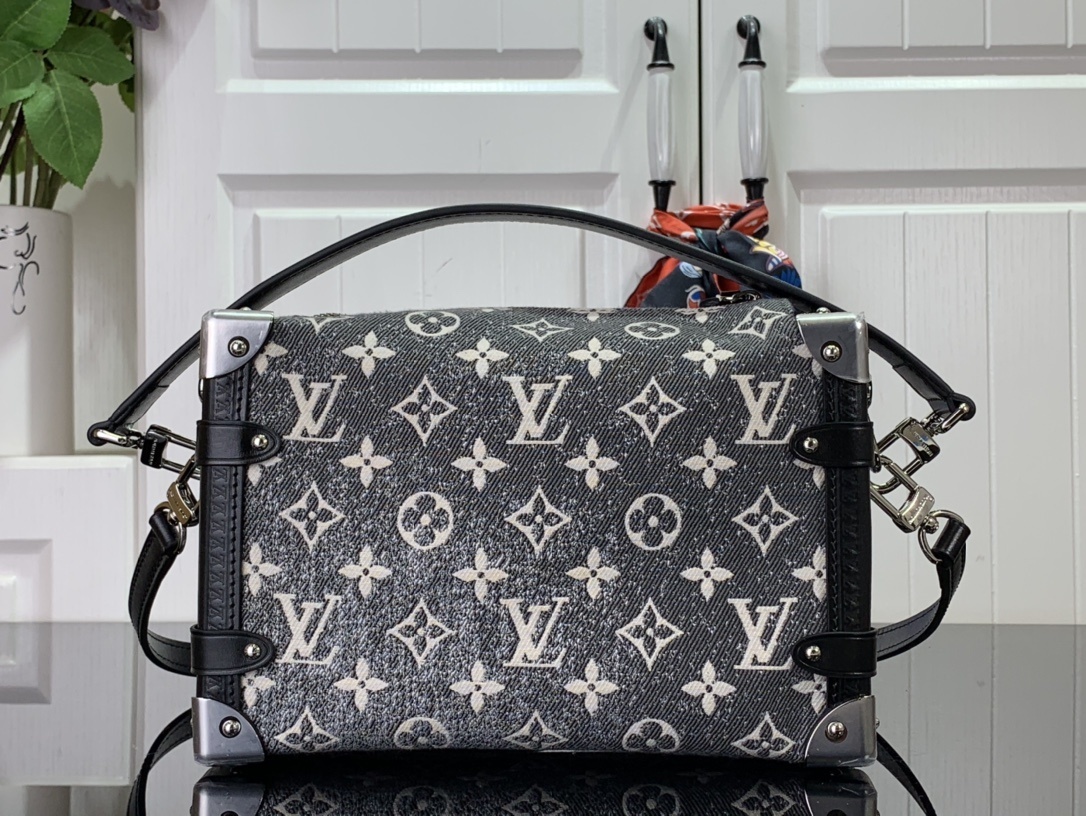 LV Handbag m21460