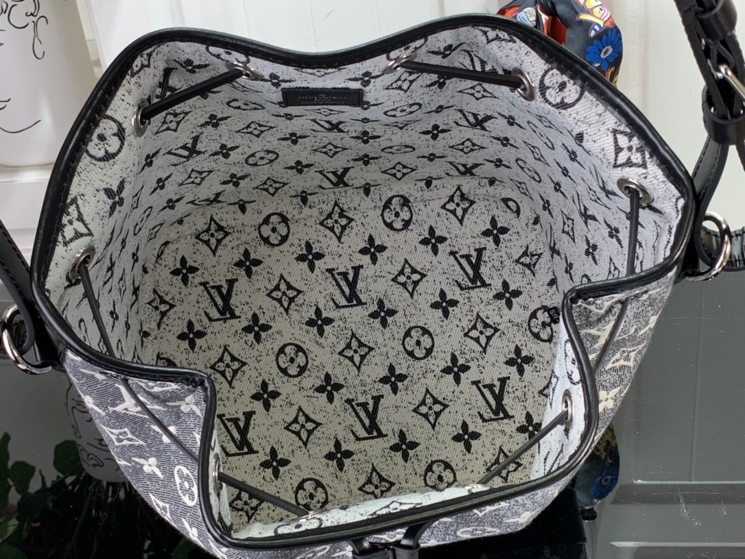 LV Handbag m21461 59606